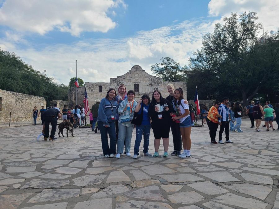 Journalist students in front of the Alamo